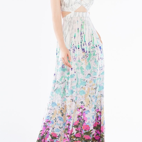 BCBG Dresses & Skirts - Stunning Summer Cut Out Dress